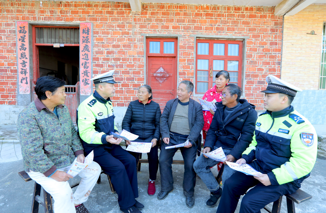 江西分宜：交通安全宣傳進(jìn)鄉(xiāng)村