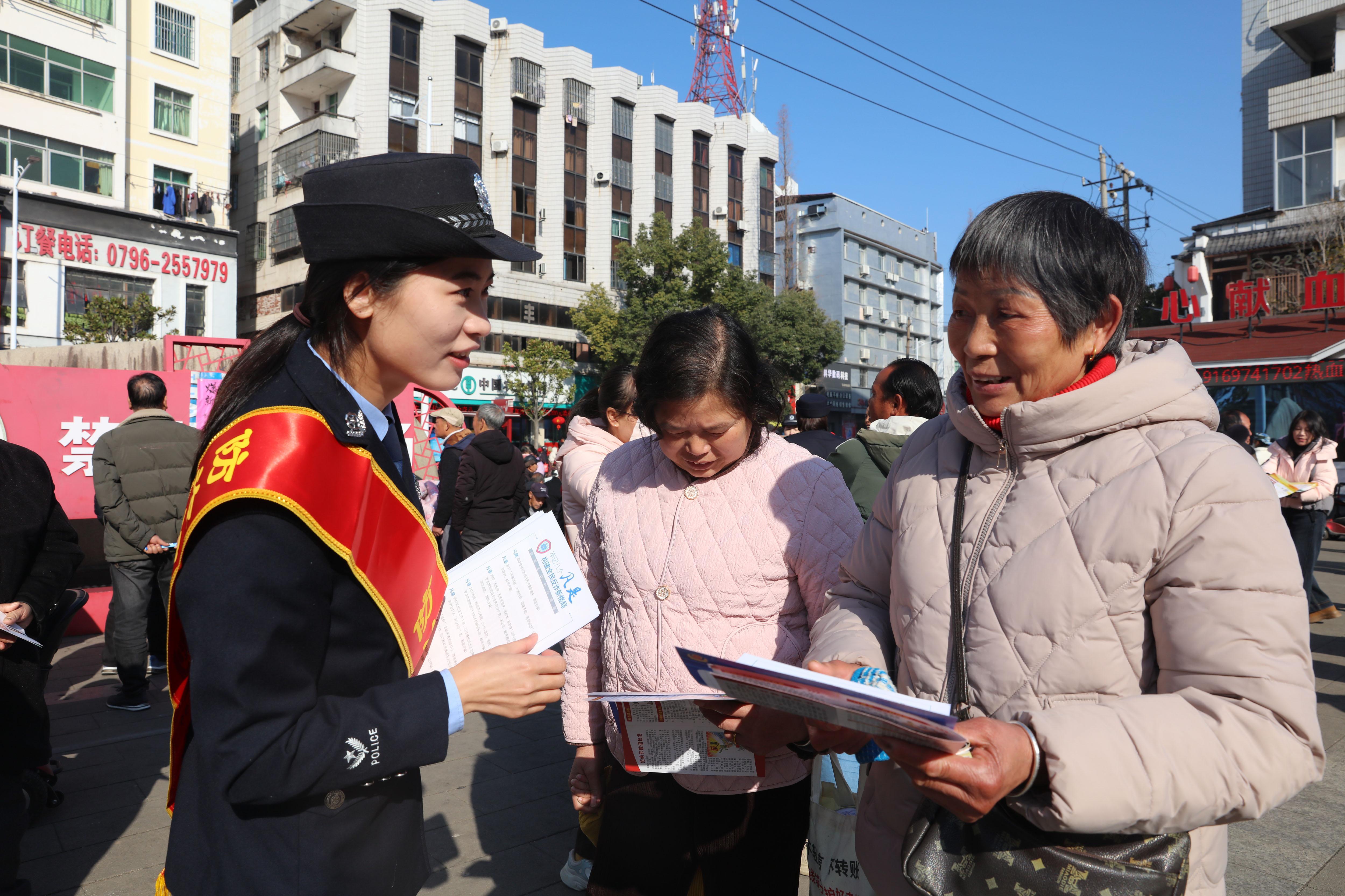 江西永豐：“小喇叭”普法宣傳進(jìn)社區(qū)