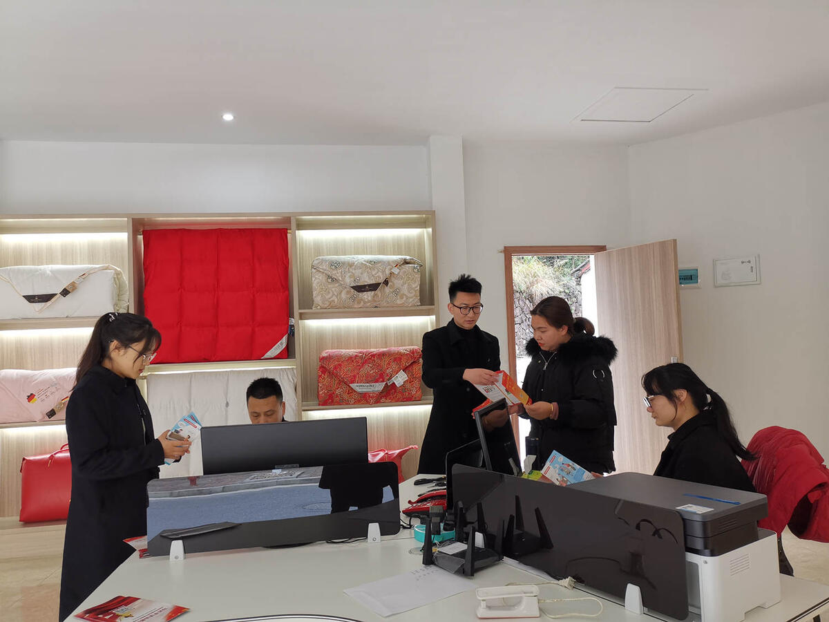 淳安司法：憲法宣傳進(jìn)企業(yè)，“把脈問(wèn)診”開良方